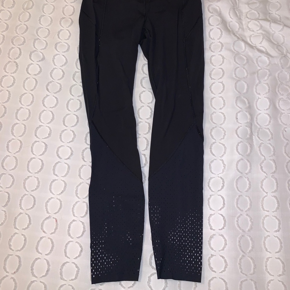 Lululemon leggings cutouts on the bottom